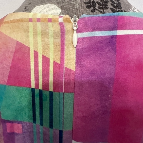 Vilagallo Colorful Shift Dress in pinks and blues- Size L 40 - Picture 6 of 7
